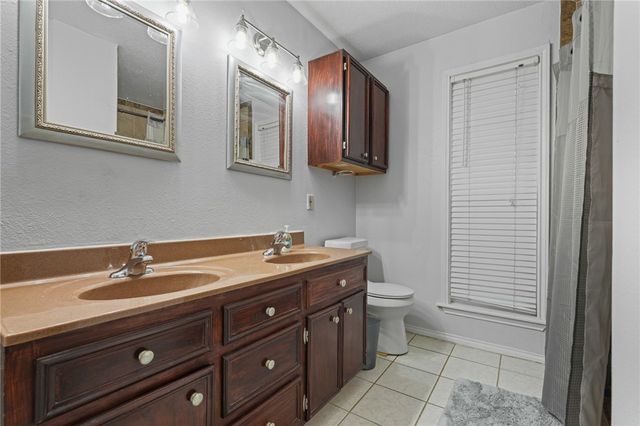 7218 Diamond Ridge Dr, Corpus Christi, TX 78413