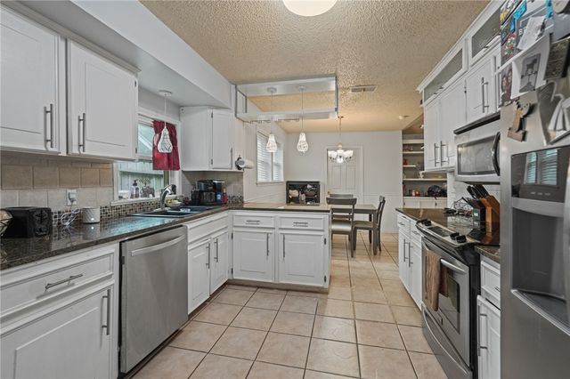 7218 Diamond Ridge Dr, Corpus Christi, TX 78413