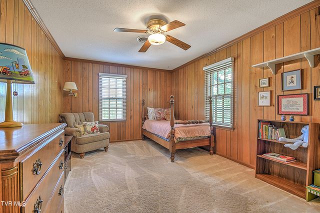211 Crestwood Drive, Johnson City, TN 37601