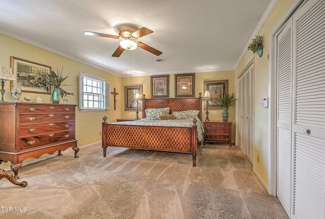 211 Crestwood Drive, Johnson City, TN 37601