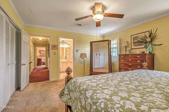 211 Crestwood Drive, Johnson City, TN 37601