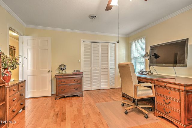 211 Crestwood Drive, Johnson City, TN 37601