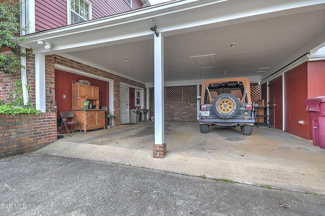 211 Crestwood Drive, Johnson City, TN 37601