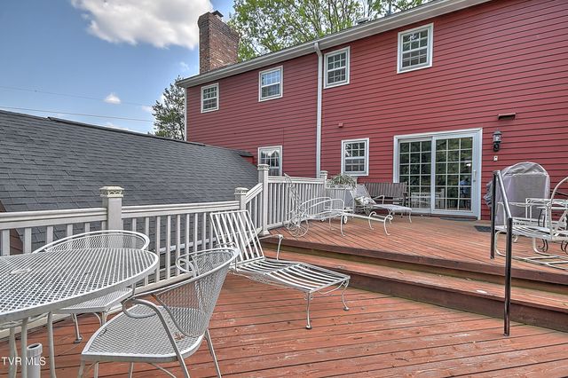 211 Crestwood Drive, Johnson City, TN 37601