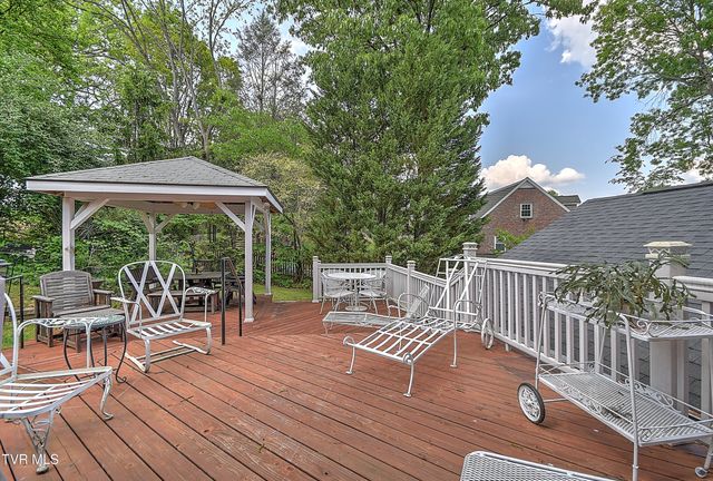 211 Crestwood Drive, Johnson City, TN 37601