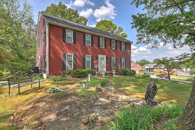 211 Crestwood Drive, Johnson City, TN 37601