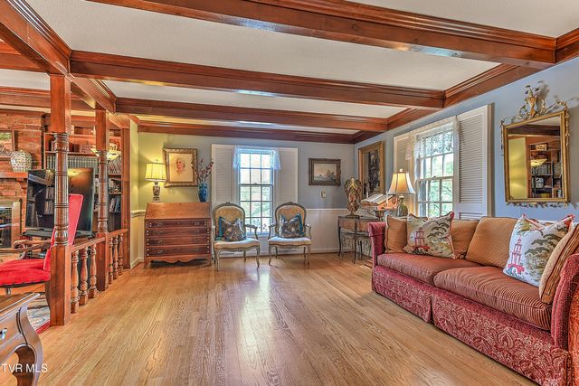 211 Crestwood Drive, Johnson City, TN 37601