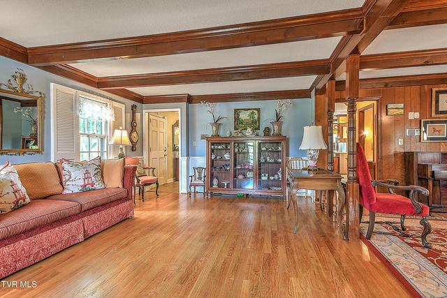 211 Crestwood Drive, Johnson City, TN 37601