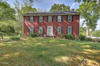 211 Crestwood Drive, Johnson City, TN 37601