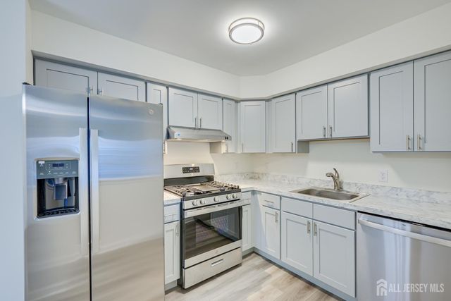 1223 Waterford Drive, Edison, NJ 08817