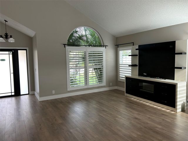 7430 Ashley Shores Cir, Lake Worth, FL 33467