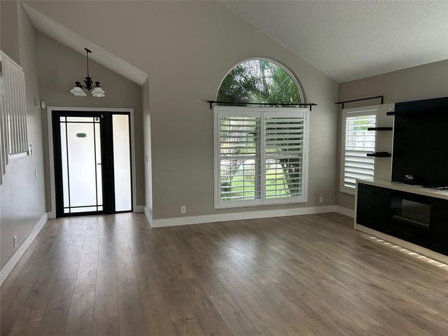 7430 Ashley Shores Cir, Lake Worth, FL 33467