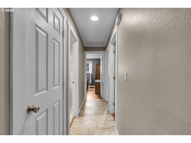 540 LEASURE St, Woodburn, OR 97071