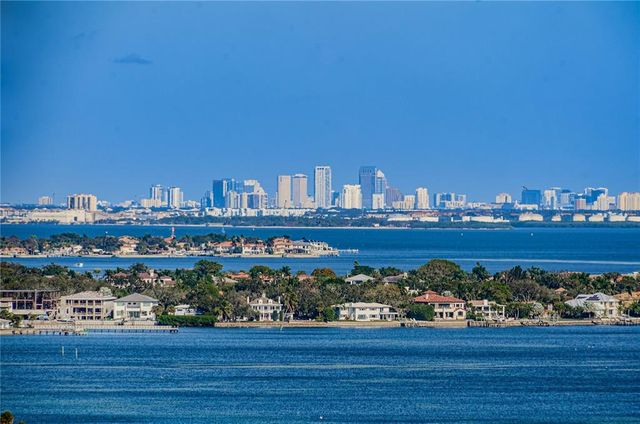 841 4TH AVENUE N 21, St Petersburg, FL 33701