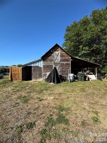 3227 Pleasant Plains Road, Matthews, NC 28105