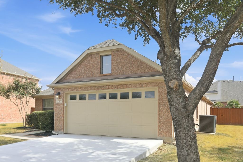2927 Albares Drive, Grand Prairie, TX 75054 — photo 3
