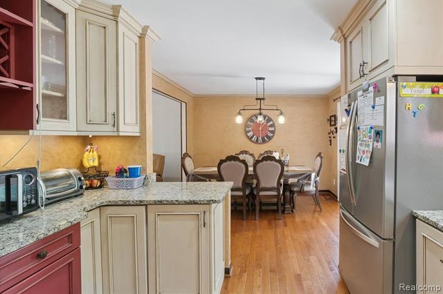 39239 Chantilly Dr Drive, Sterling Heights, MI 48313