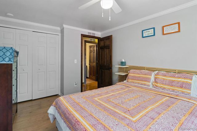 39239 Chantilly Dr Drive, Sterling Heights, MI 48313