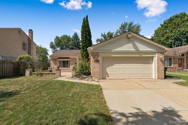 39239 Chantilly Dr Drive, Sterling Heights, MI 48313