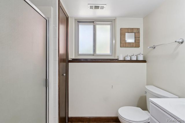 39239 Chantilly Dr Drive, Sterling Heights, MI 48313