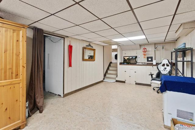 39239 Chantilly Dr Drive, Sterling Heights, MI 48313