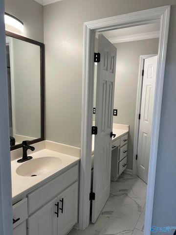 2012 Fairway Hills Drive 2012, Huntsville, AL 35802