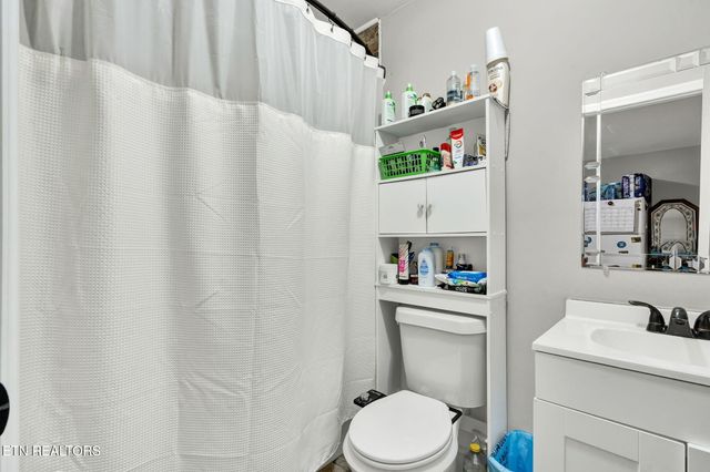 115 Gay St, Athens, TN 37303