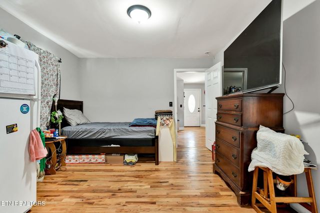 115 Gay St, Athens, TN 37303