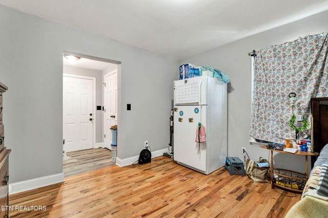 115 Gay St, Athens, TN 37303