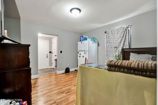 115 Gay St, Athens, TN 37303