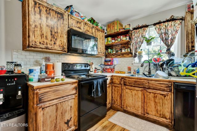 115 Gay St, Athens, TN 37303