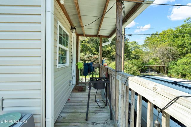 115 Gay St, Athens, TN 37303