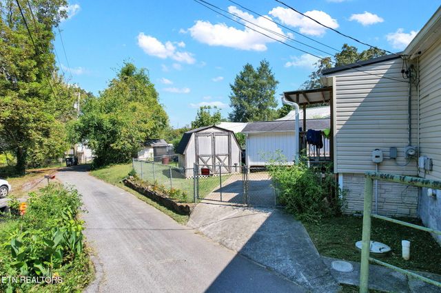 115 Gay St, Athens, TN 37303