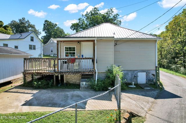 115 Gay St, Athens, TN 37303