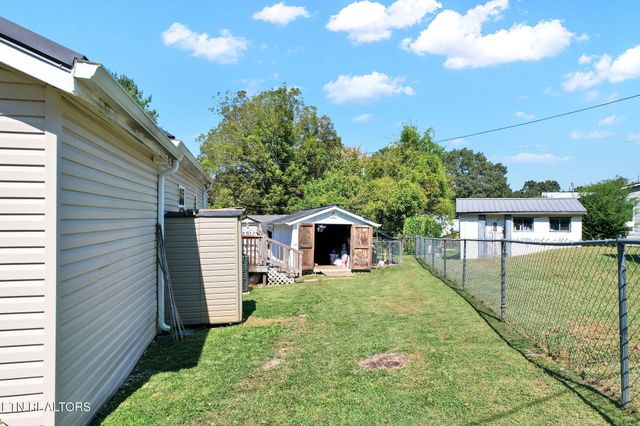 115 Gay St, Athens, TN 37303