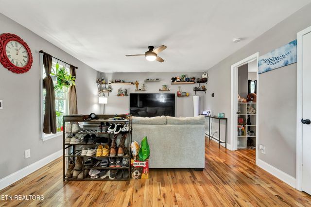 115 Gay St, Athens, TN 37303