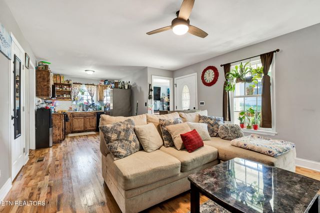 115 Gay St, Athens, TN 37303