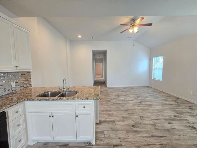 4410 Larkspur Street A, Houston, TX 77051