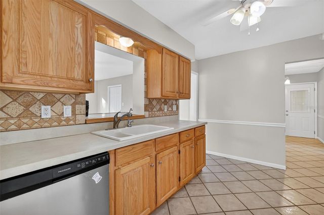 40 S KENTUCKY AVENUE, Umatilla, FL 32784