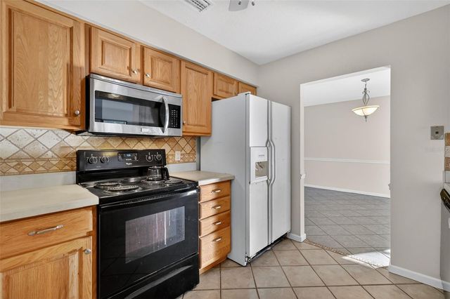 40 S KENTUCKY AVENUE, Umatilla, FL 32784