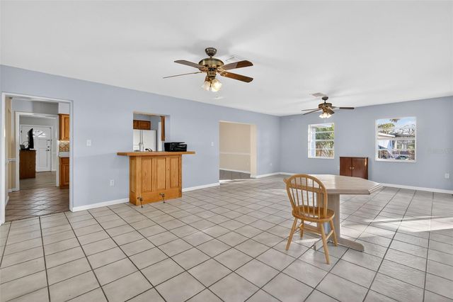 40 S KENTUCKY AVENUE, Umatilla, FL 32784