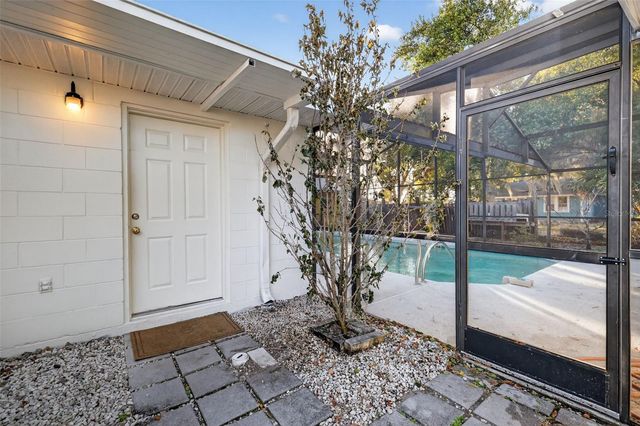 40 S KENTUCKY AVENUE, Umatilla, FL 32784