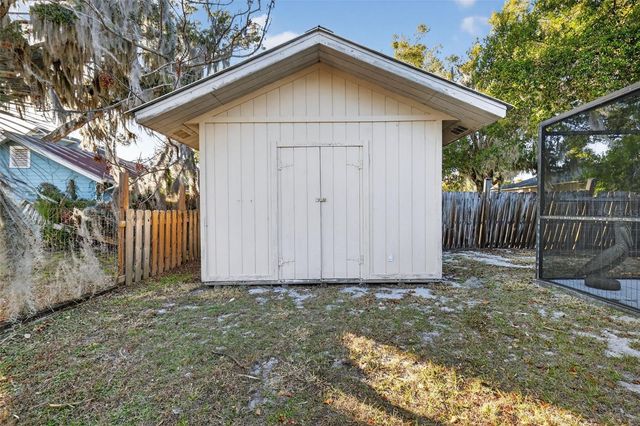 40 S KENTUCKY AVENUE, Umatilla, FL 32784