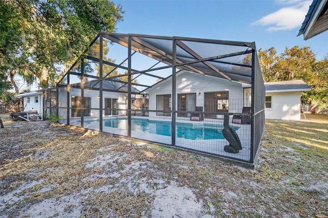 40 S KENTUCKY AVENUE, Umatilla, FL 32784