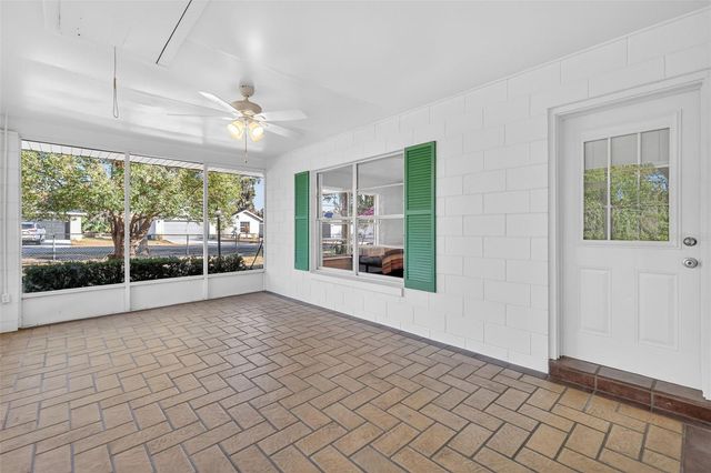 40 S KENTUCKY AVENUE, Umatilla, FL 32784