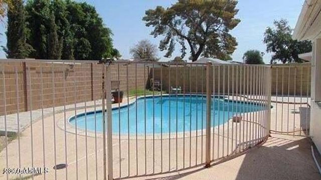 4008 W DAVIDSON Lane, Phoenix, AZ 85051