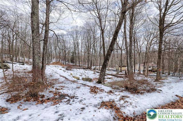 Sparrow Road, Lehman Twp, PA 18324