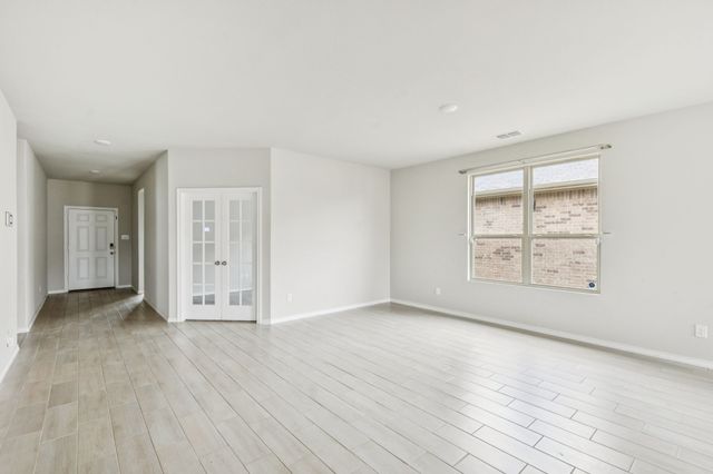 969 Ravenwood Lane, Van Alstyne, TX 75495