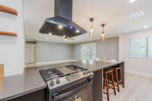 7107 Barnsdale WAY, Austin, TX 78745
