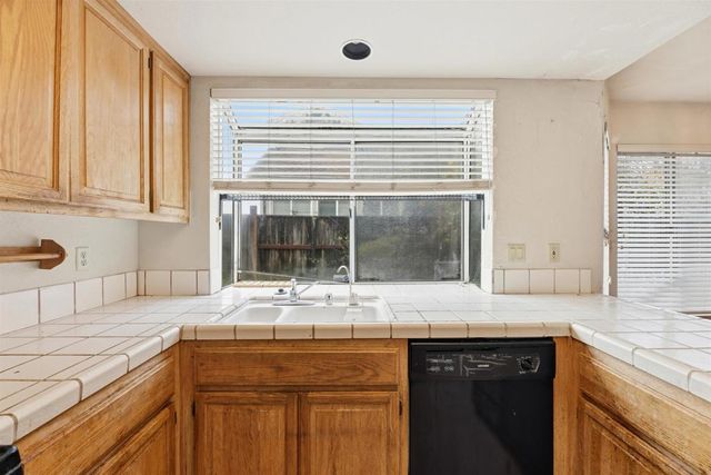 2338 HOMESTEAD Cir, Richmond, CA 94806